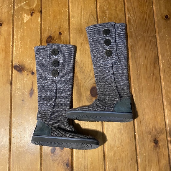 2 Pairs of UGG Australia Boots - Picture 3 of 5